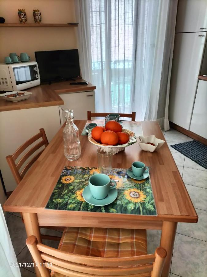 Beatrice Apartment Con 1Camera Da Letto, Un Soggiorno Cucina E Bagno Scordia ภายนอก รูปภาพ